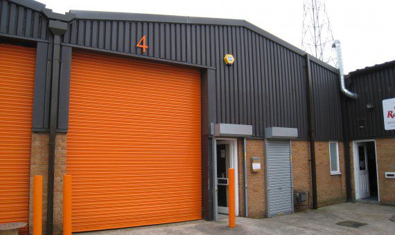 Millfield Estates Kingfisher Court entrance gate