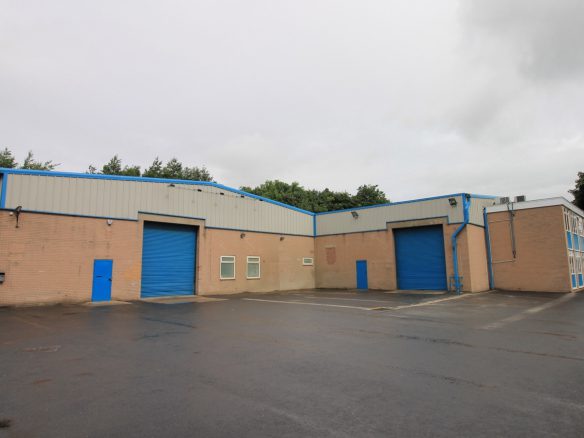 Unit 3 Roundwood Industrial Estate, Warehouse to rent, Osset, Dewsbury, Wakefield