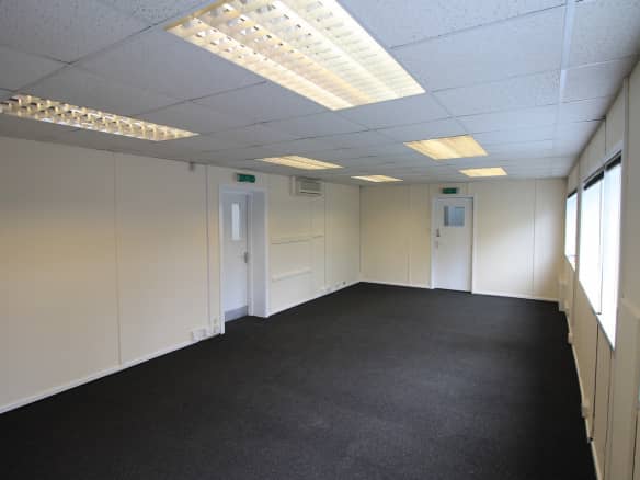 Unit 3 Roundwood Industrial Estate, Warehouse to rent, Osset, Dewsbury, Wakefield