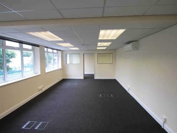 Unit 3 Roundwood Industrial Estate, Warehouse to rent, Osset, Dewsbury, Wakefield