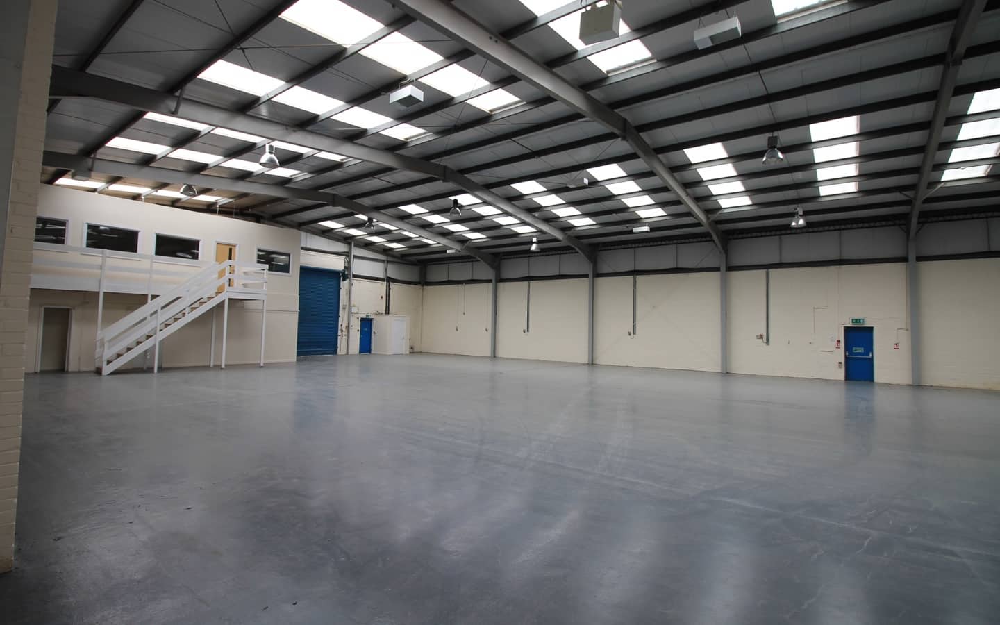 Unit 3 Roundwood Industrial Estate, Warehouse to rent, Osset, Dewsbury, Wakefield