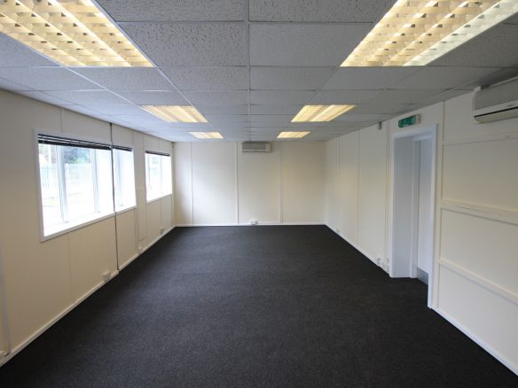 Unit 3 Roundwood Industrial Estate, Warehouse to rent, Osset, Dewsbury, Wakefield
