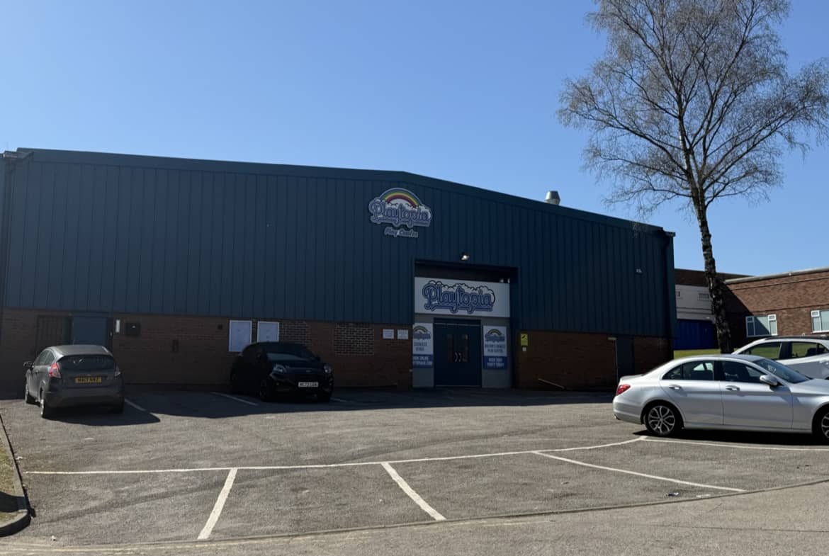 Unit 4 Boundary Industrial Estate Bolton warehouse to rent