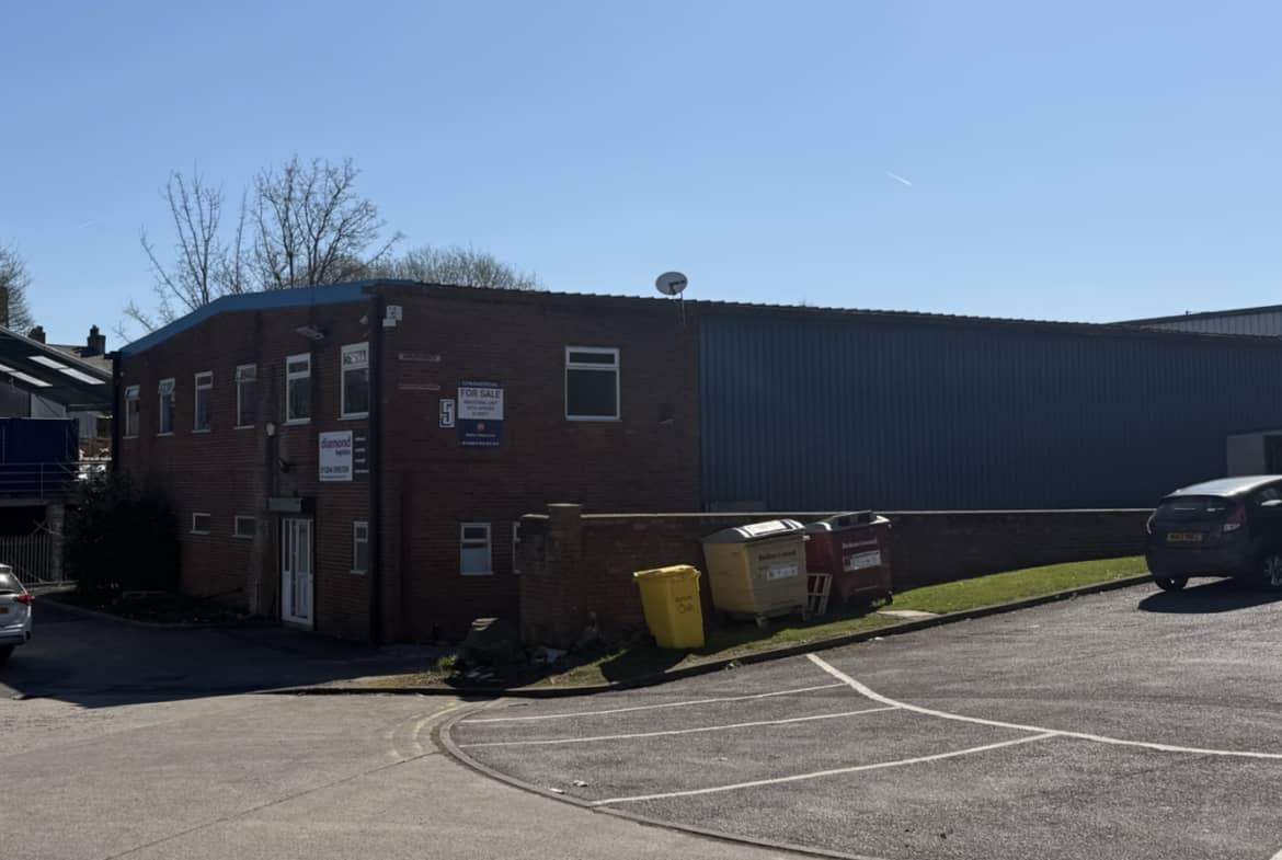 Unit 5 Boundary Industrial Estate Bolton warehouse to rent