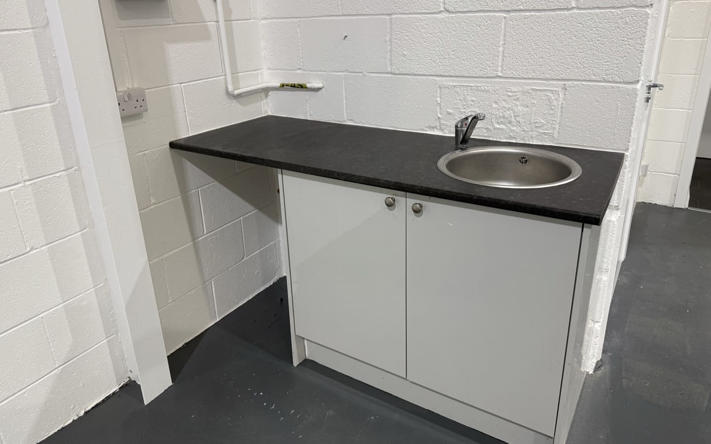 Unit 4 Riverside Bolton warehouse to rent_21 Unit 4 Riverside Bolton warehouse to rent